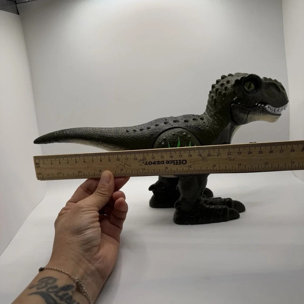 Robo Alive Attacking T-Rex Dinosaur Battery-Powered Walking